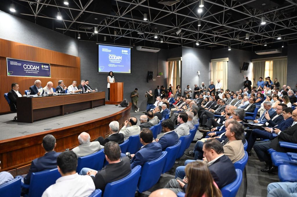 Governo do Amazonas aprova R$ 1,4 bilhão em novos investimentos e 1,6 mil empregos para o PIM 2 SECOM 313a REUNIAO DO CODAM Fotos4 Ricardo Machado 1024x681 1