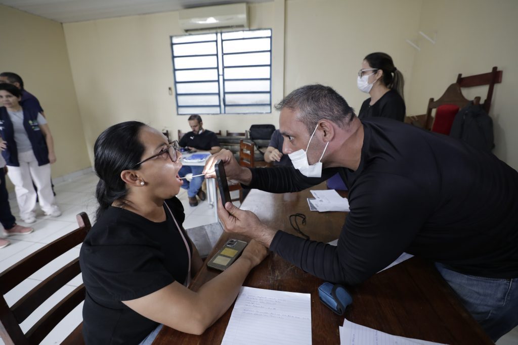Governo do Amazonas mobiliza secretarias para apoiar famílias atingidas pelas fortes chuvas 11 SECOM ACAO INTEGRADA FOTOS ALEX PAZUELLO 29 1024x683 1