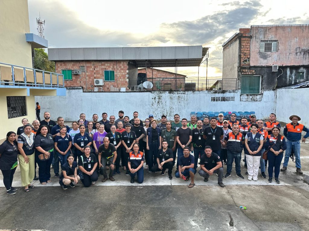 Governo do Amazonas mobiliza secretarias para apoiar famílias atingidas pelas fortes chuvas 15 SECOM ACAO INTEGRADA FOTOS ALEX PAZUELLO 35 1024x768 1