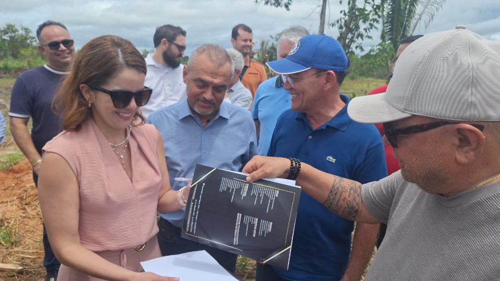 Governo do Amazonas assina termo de doação de área para construção de Complexo Penitenciário em Humaitá 3 SECT SECRETARIA DA SECT E PREFEITO DE HUMAITA DIVULGACAO 1024x576 1
