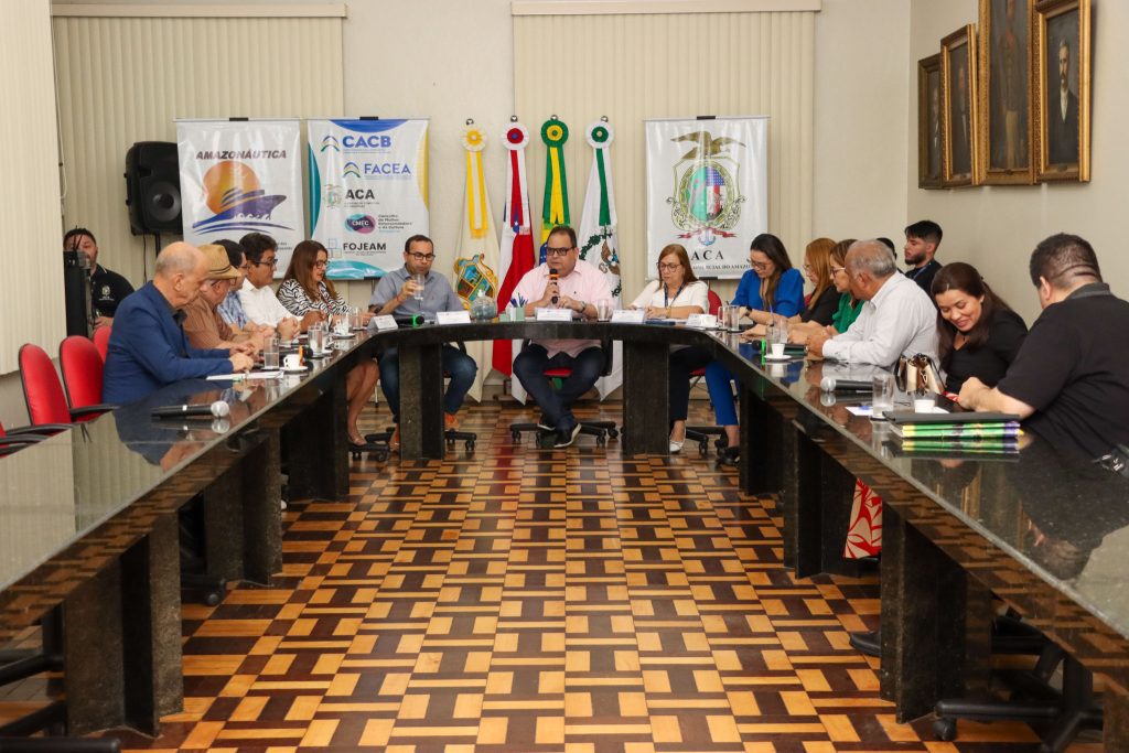 Reunião da Câmara Setorial do Comércio e Serviços discute medidas para melhorar o comércio local 3 SEDECTI CamaraSetorialComercioeServicos BrunoLeao 3 1024x683 1