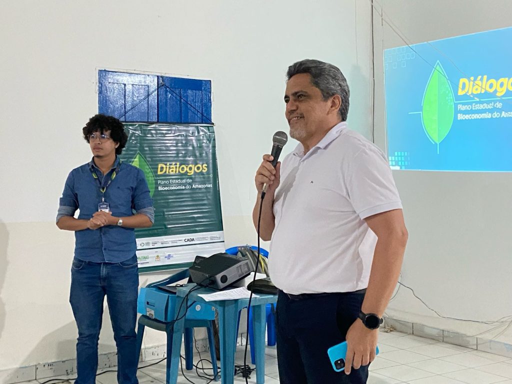 Codajás participa da construção do Plano Estadual de Bioeconomia 5 SEDECTI DialogosBioeconomiaCodajas JeibiMedeiros CaioHugo 1 1024x768 1