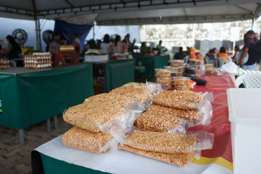 Em parceria com a ADS, Sedecti realiza primeira edição da feira de produtos regionais 5 SEDECTI FeirinhadaADS BrunoLeao 4 1024x683 1