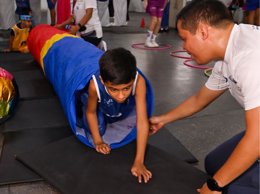 Sedel encerra semana de conscientização sobre o TEA com atividades inclusivas na Vila Olímpica de Manaus 11 SEDEL Ateltas do Pelci Participam de Gincana de Enecerramento Das Atividades Abril Azul FOTO Fabio Tavares Sedel