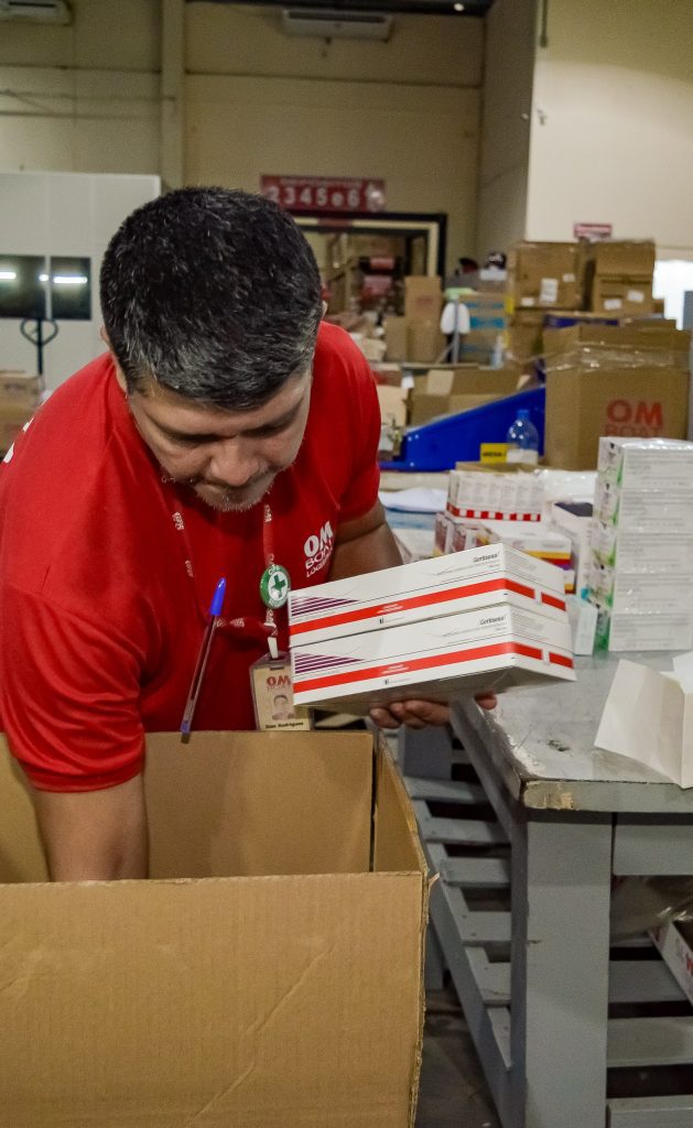 Operação Cheia 2025: SES-AM prepara envio de medicamentos e insumos aos municípios do interior 3 SES ENVIO DE KITS DE SAUDE FOTO EVANDRO SEIXAS 629x1024 1