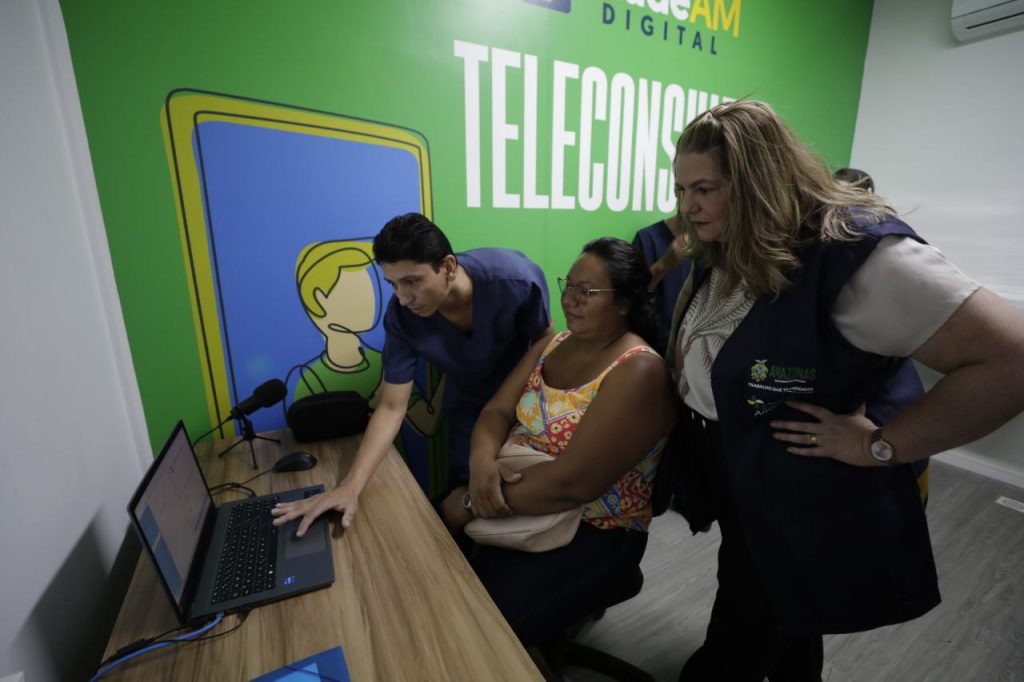 Em Manacapuru, implantação de ponto de Telessaúde amplia capacidade de atendimentos médicos 2 Secretaria de Saude Nayara Maksoud foto Alex Pazueelo Secom 1024x682 1