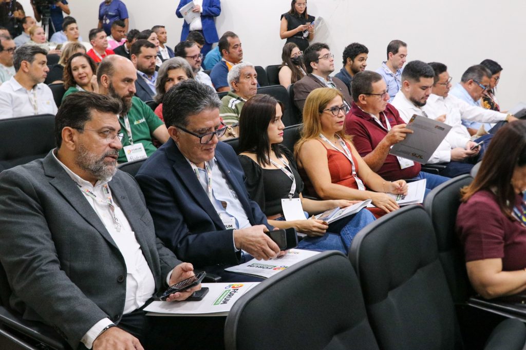 Governo do Amazonas destaca ampliação do crédito para pequenos negócios durante abertura do Fórum Permanente das Microempresas 9 Sedecti ForumPermanente FotoAntonioLima 3 1024x682 1