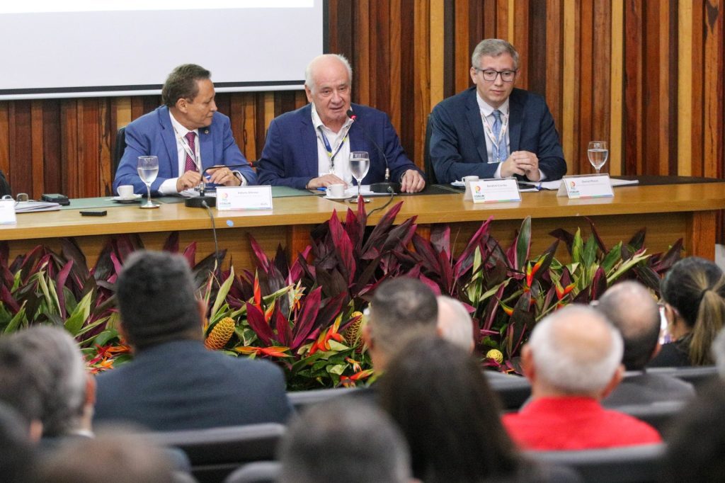Governo do Amazonas destaca ampliação do crédito para pequenos negócios durante abertura do Fórum Permanente das Microempresas 7 Sedecti ForumPermanente FotoAntonioLima 4 1024x682 1