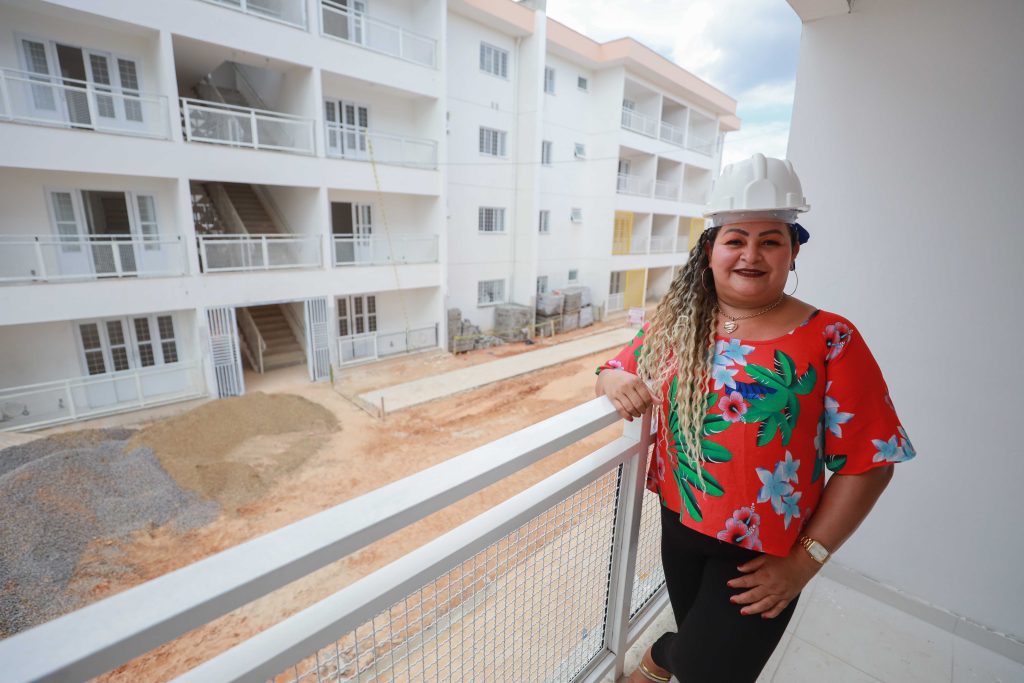 Famílias beneficiárias do Prosamin+ fazem visita guiada aos apartamentos do Residencial Maués 7 UGPE FAMI769 LIAS BENEFICIA769 RIAS VISITAM HABITACIONAL DO PROSAMIN MARIA ROSILDA DE FARIAS FOTO TIAGO CORREA UGPE1 1024x683 1