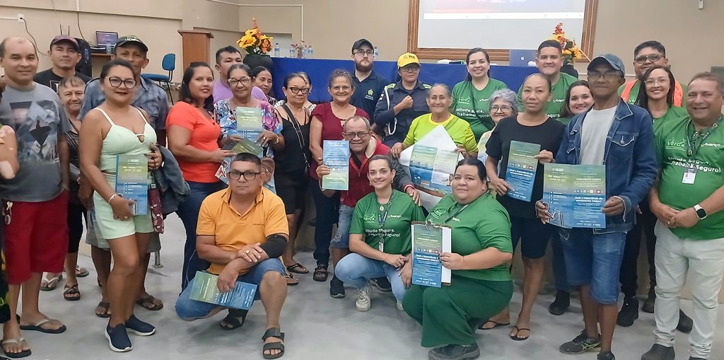 Prosai Parintins: UGPE reúne moradores para tratar sobre atualizações do programa e segurança nas obras 2 UGPE REUNIAO GAL PROSAI FOTO NEUDSON CORREA 02 1024x509 1