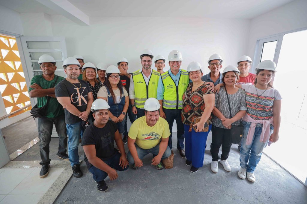 Famílias atendidas pelo Prosamin+, do Governo do Amazonas, visitam as futuras moradias no Residencial Maués 2 UGPE VISITA HABITACIONAL FOTO TIAGO CORREA 01 27 1024x683 1