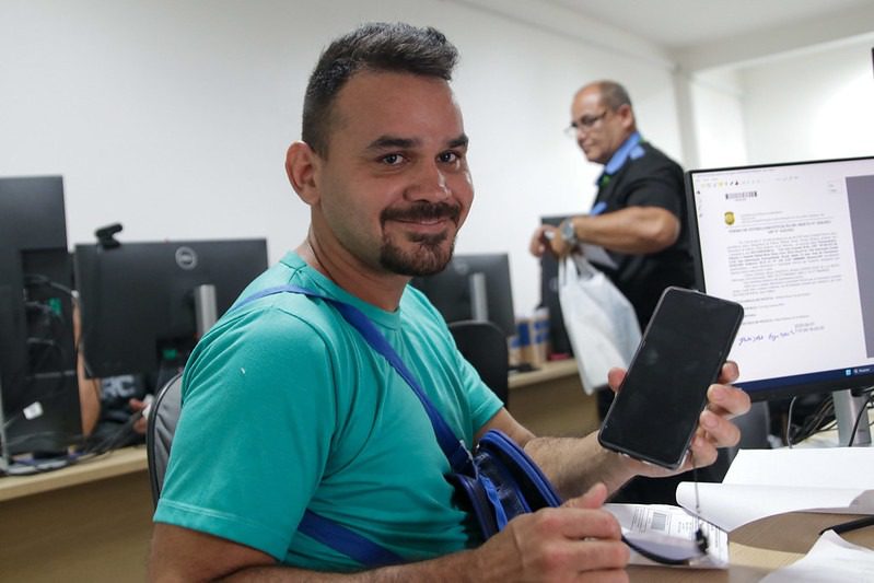 Governo do Amazonas entrega mil aparelhos de celulares com o programa RecuperaFone 11 WhatsApp Image 2025 04 01 at 14.52.47