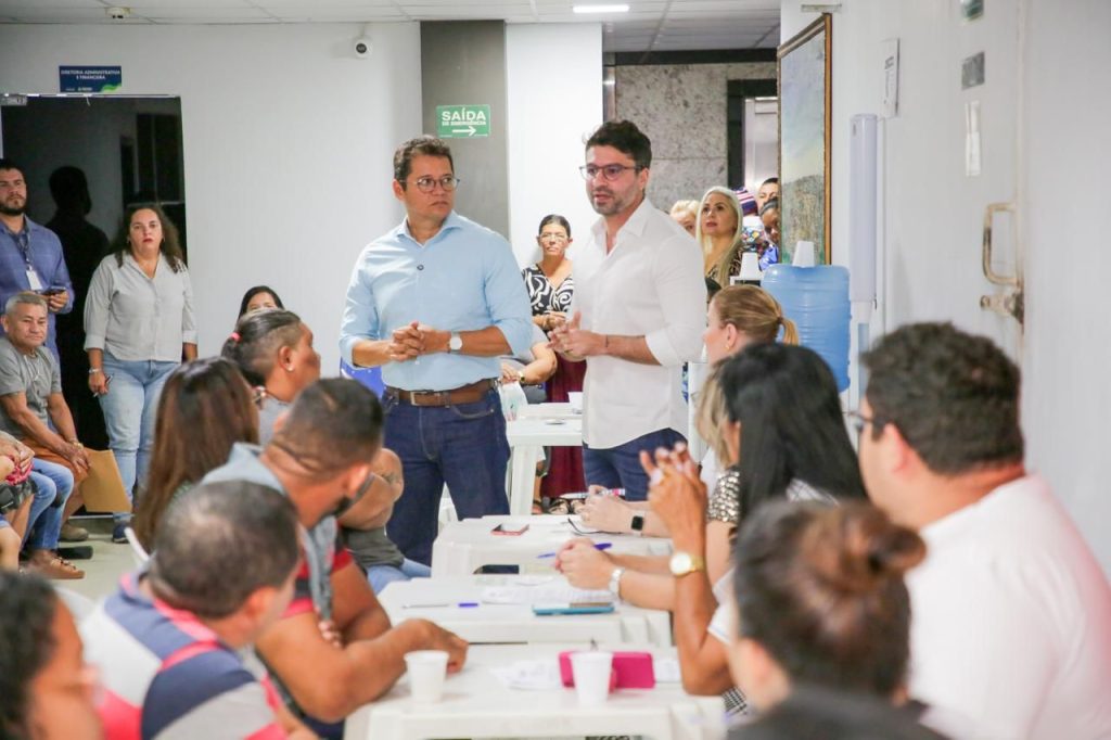 Governo do Amazonas realiza pagamento de soluções de moradia para 135 beneficiários do Prosamin+ 5 WhatsApp Image 2025 04 03 at 132002 1024x682 1