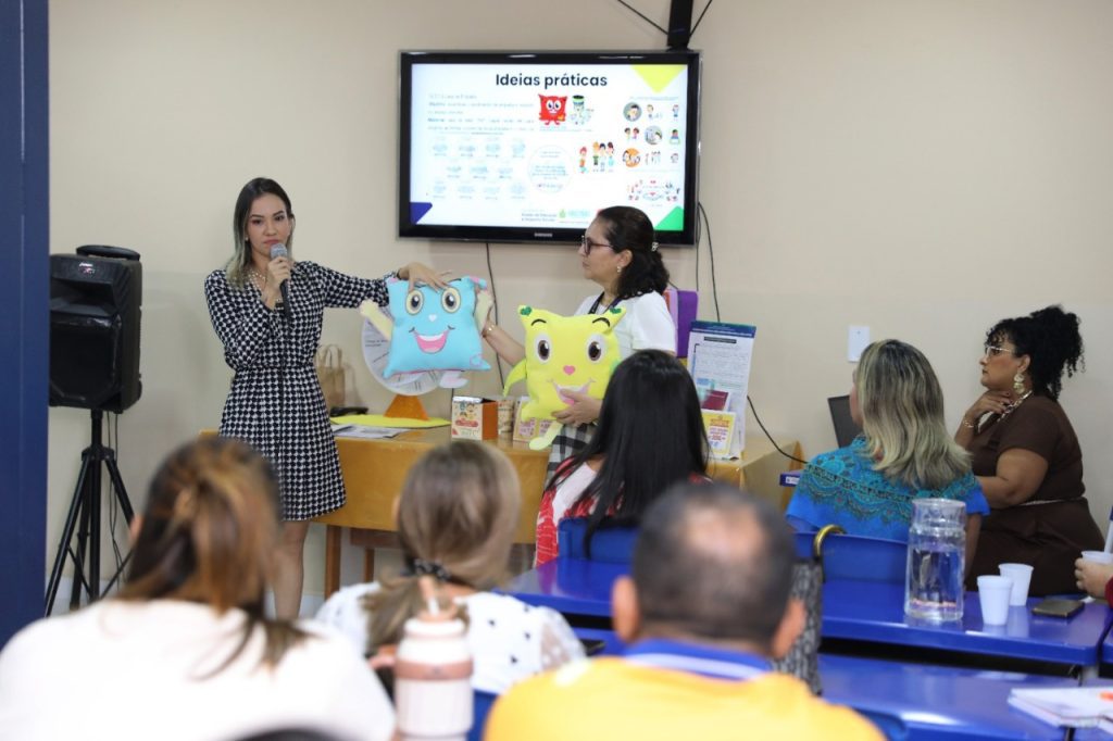 Secretaria de Educação encerra ciclo de debates sobre saúde mental e cultura de paz nas escolas 2 WhatsApp Image 2025 04 08 at 150320 1 1024x682 1