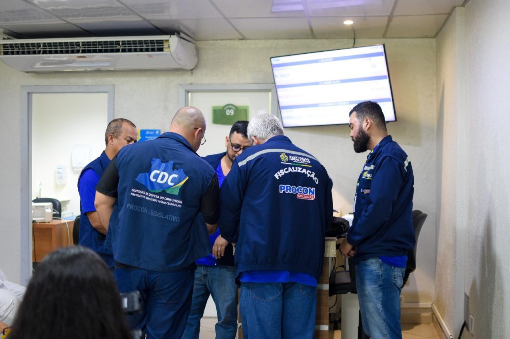 Procon-AM autua hospitais particulares por descumprimento da lei que garante dois acompanhantes para pessoas autistas e PcDs 9 autuacao hospitais particulares 0003 1024x682 1