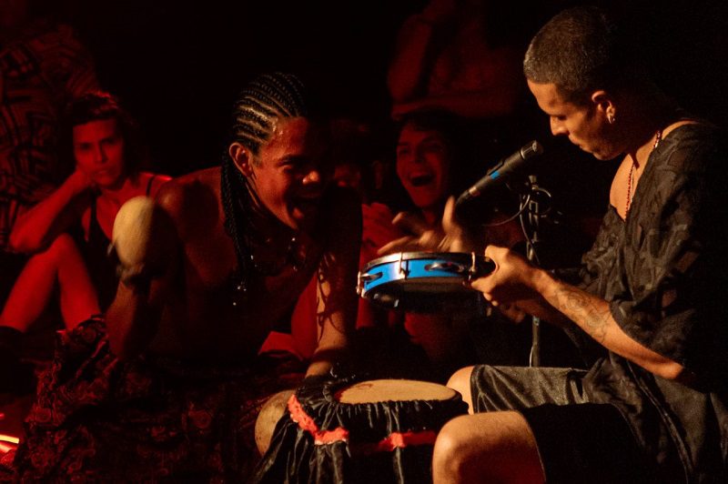 Espetáculo Mojubá leva estética afrodiaspórica ao Teatro da Instalação e reforça luta antirracista em Manaus 2 cultura mojuba foto alex costa 1