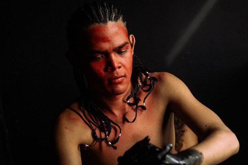 Espetáculo Mojubá leva estética afrodiaspórica ao Teatro da Instalação e reforça luta antirracista em Manaus 3 cultura mojuba foto alex costa 4