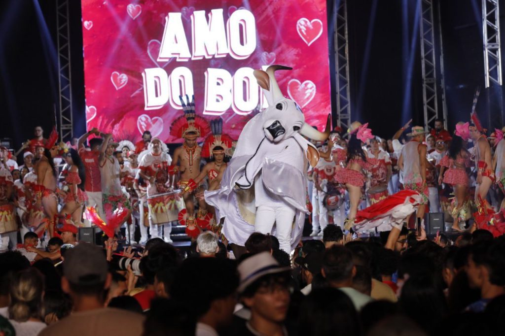 Caprichoso e Garantido fazem a festa de boi-bumbá para o lançamento do 58º Festival de Parintins na Ilha Tupinambarana 3 photo 5172782230060249129 y 1024x682 1
