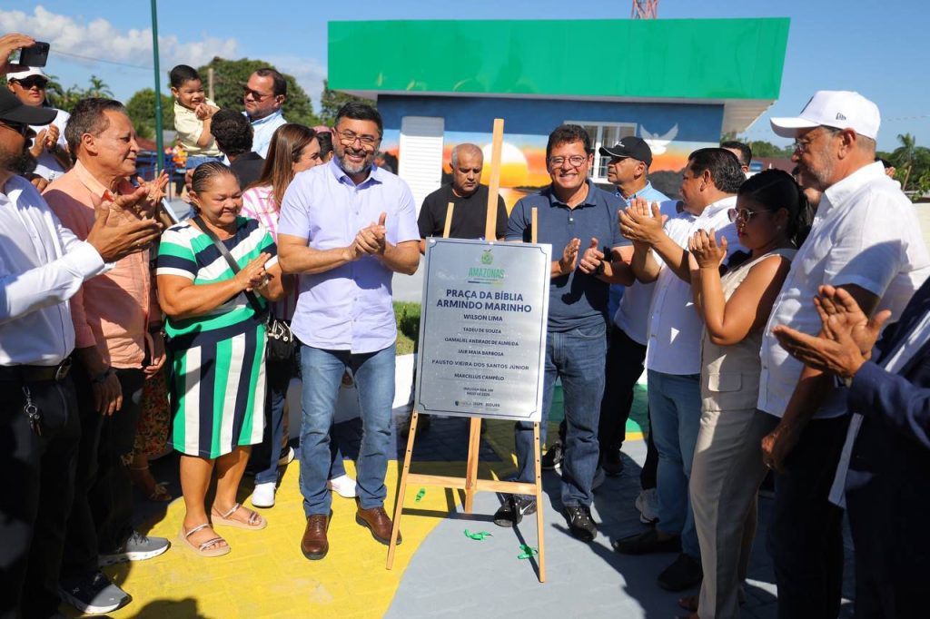 Governador Wilson Lima inaugura pavimentação de ruas do sistema viário de Tapauá 2 246f7b07 6b8e 402e 96e9 167bffea7dc5 1024x682 1