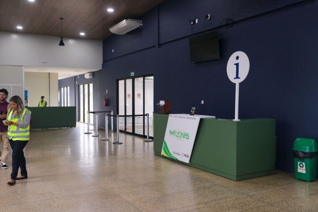 Governador Wilson Lima inaugura nova pista do aeroporto de Barcelos, ampliando capacidade operacional do terminal 7 4 1024x682 1