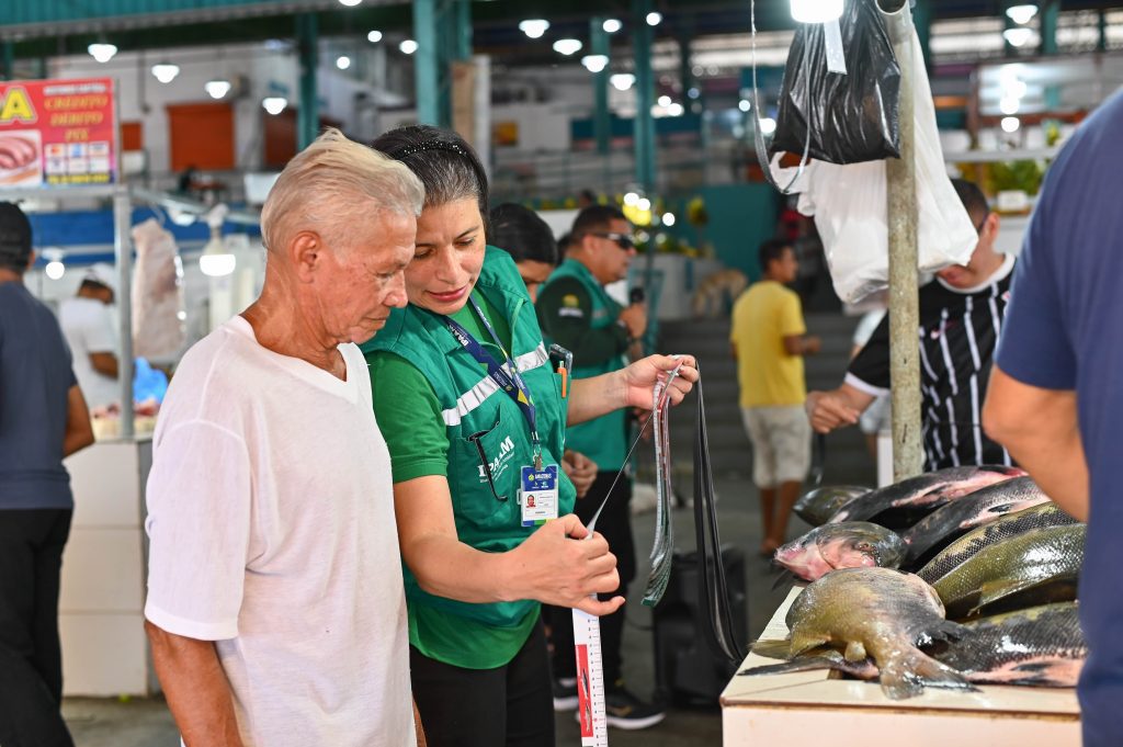 Ipaam orienta sobre pesca sustentável na Feira da Panair com entrega de fitas de medição 5 Acao do Ipaam na Feira da Panair Foto 3 17 05 2025 1024x681 1