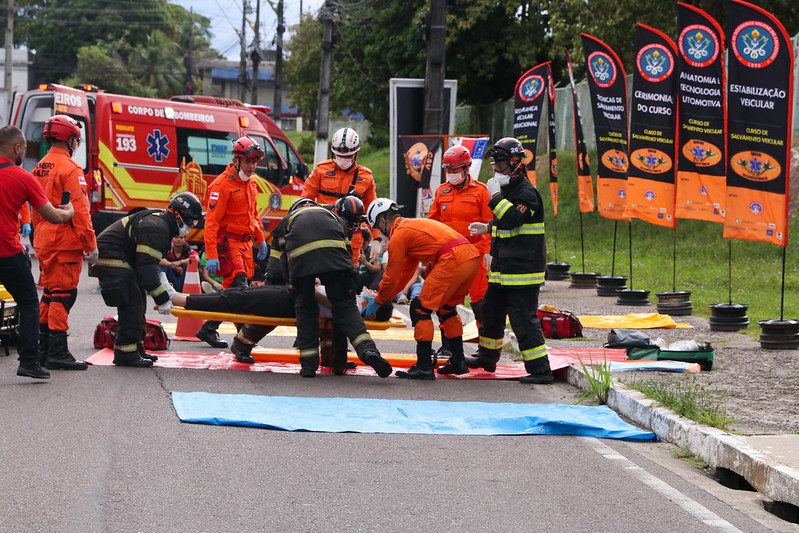 Corpo de Bombeiros realiza simulado de salvamento veicular com múltiplas vítimas 11 CBMAM SIMULADO FOTO MAURO NETO 3
