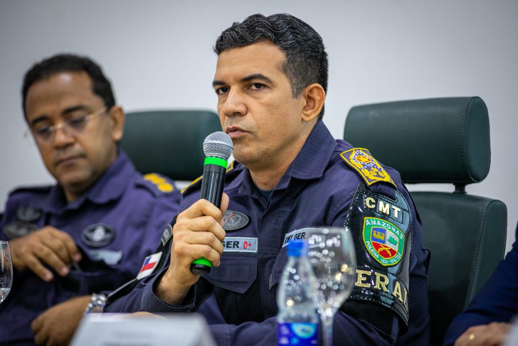 Mais de 100 alunos iniciam Curso de Formação de Oficiais da Polícia Militar do Amazonas 3 COMANDANTE GERAL DA PMAM CORONEL KLINGER PAIVA FOTO GUSTAVO RODRIGUES UEA 1024x683 1