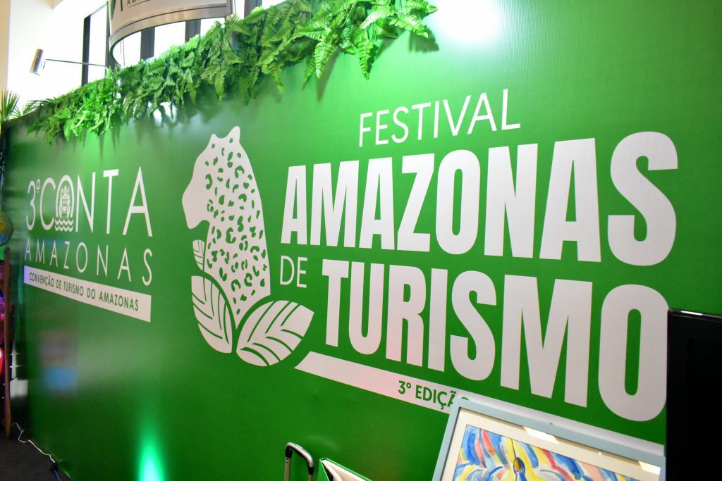 Curso de Turismo da UEA exibe projetos de extensao na 3a Conta Amazonas e no 3o Festival Amazonas de Turismo Amanda Gonzalez UEA 4 1024x683 1