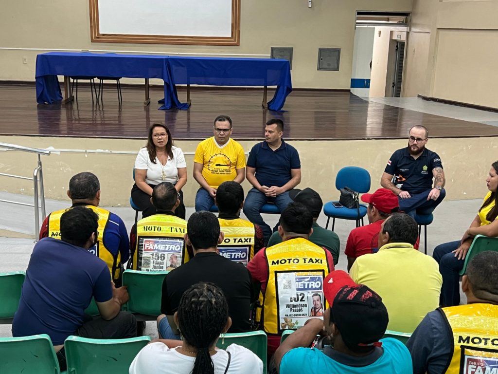 Detran-AM alcança mais de 600 pessoas durante semana de conscientização no município de Parintins 5 Detran AM Parintins Maio Amarelo Creditos Divulgacao Detran AM 2 1024x768 1