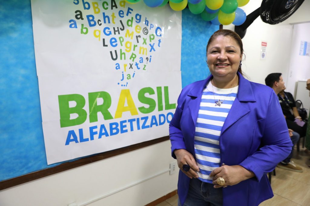 Secretaria de Educação dá início às turmas do ciclo 2025 do Programa Brasil Alfabetizado 5 Educacao Abertura turmas PBA Georgete Borges Foto Euzivaldo Queiroz 1024x682 1