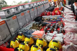 Estrutura e equipamentos entregues pelo Governo do Amazonas ao Corpo de Bombeiros vao reforcar acoes da estiagem 2 Foto Alex Pazuello Secom 2 300x200 1