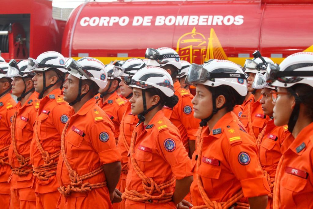 Estrutura e equipamentos entregues pelo Governo do Amazonas ao Corpo de Bombeiros vao reforcar acoes da estiagem 4 Foto Alex Pazuello Secom 1 1024x683 1
