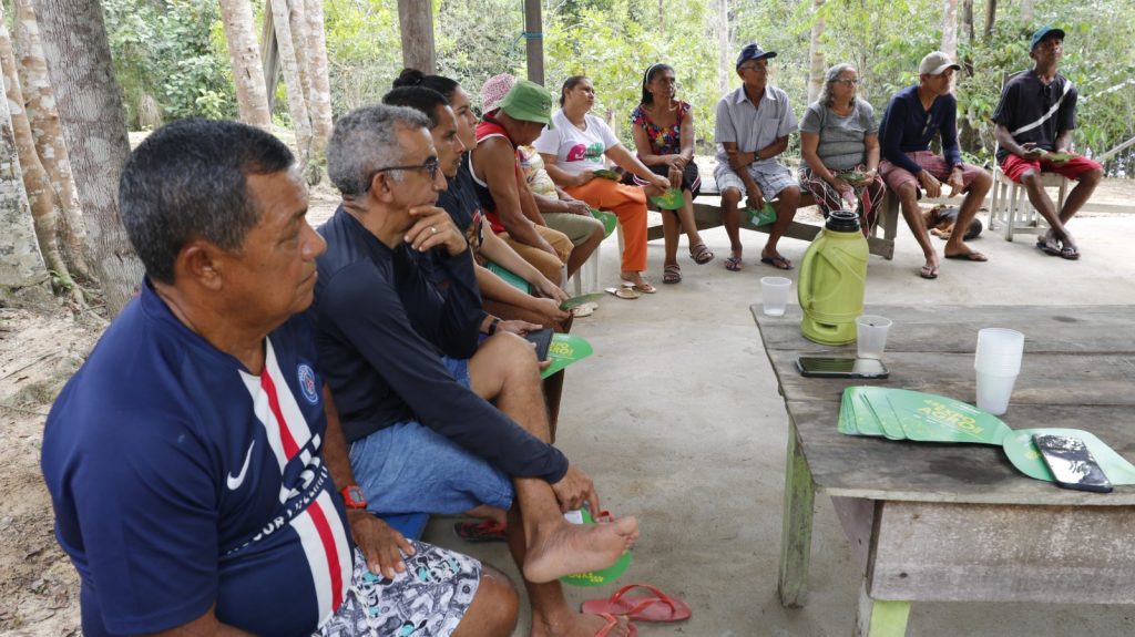Visita técnica da Sepror a comunidade do Tarumã-Açú orienta sobre a criação de associação dos produtores 2 Foto Ruy Nery Sepror Nucap zona rural de Manaus 4 1024x575 1