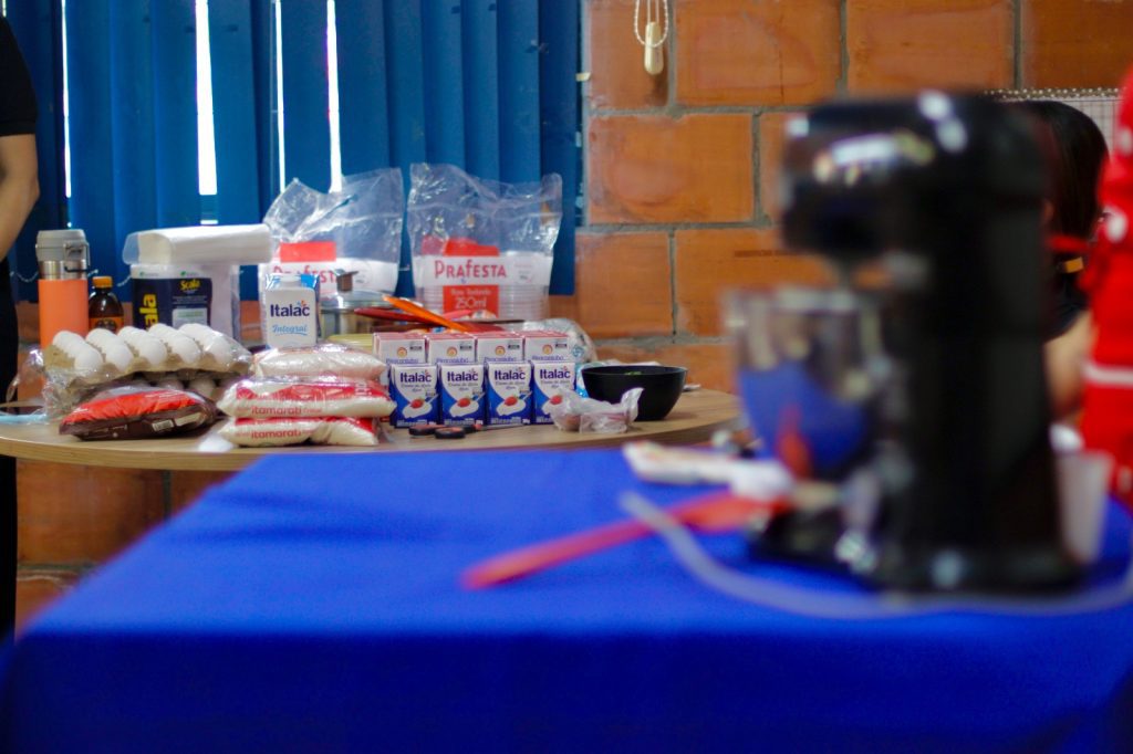 Empreendedorismo: Sejusc promove curso de ‘Bolo no pote’ para mulheres em vulnerabilidade social do Prosamim da Betânia 3 Foto Lincoln Ferreira Sejusc 27 1024x682 1