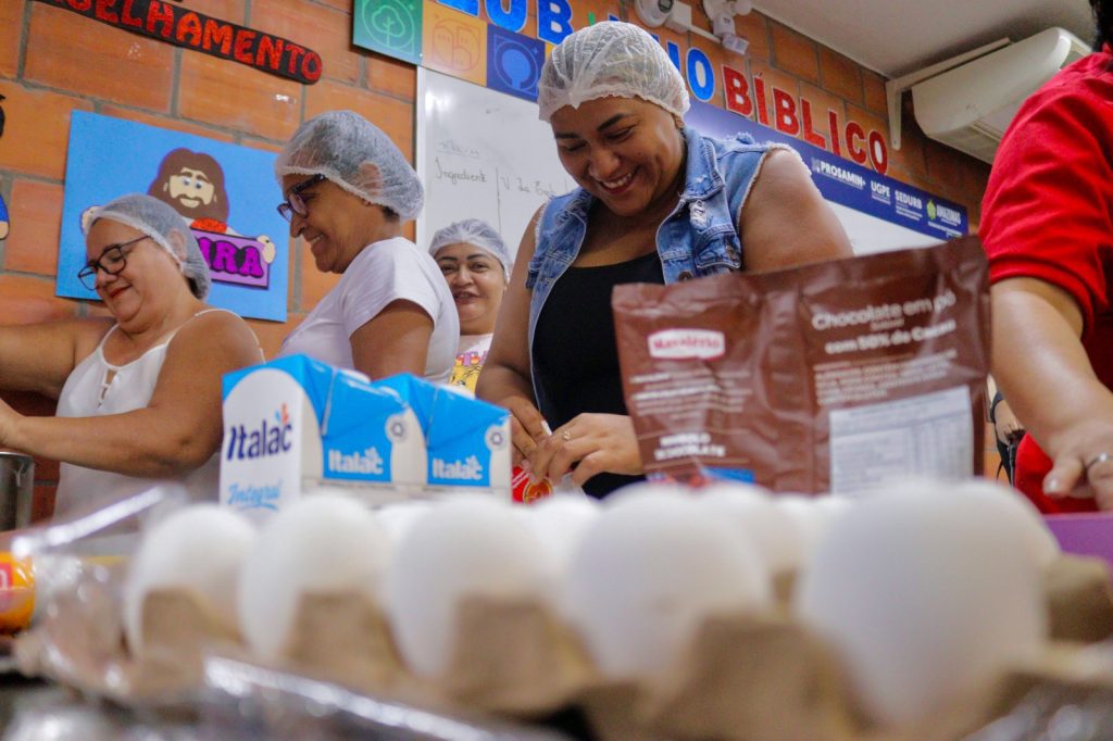 Empreendedorismo: Sejusc promove curso de ‘Bolo no pote’ para mulheres em vulnerabilidade social do Prosamim da Betânia 2 Foto Lincoln Ferreira Sejusc 29 1024x682 1