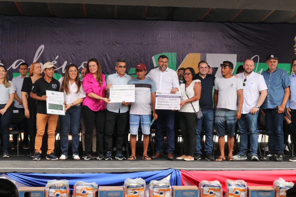 Em Manicoré e Humaitá, Governo do Amazonas beneficia agricultores e pescadores com crédito e documentos 3 Idam Acao de entregas Foto Divulgacao Idam 1024x683 1