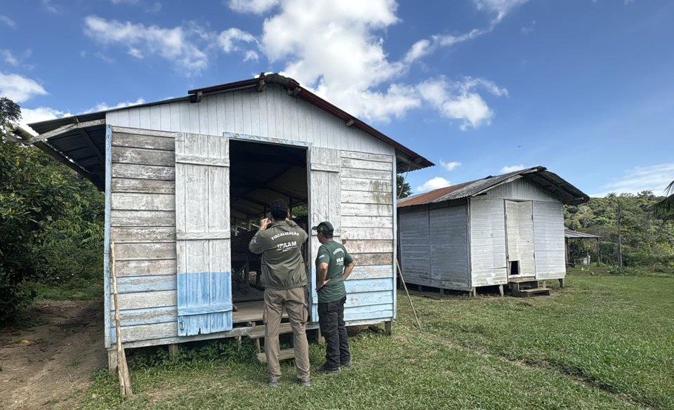 Ipaam notifica seis granjas no Amazonas e reforça necessidade de regularização ambiental 7 Ipaam Acao em granjas Foto 4 24 05 2025