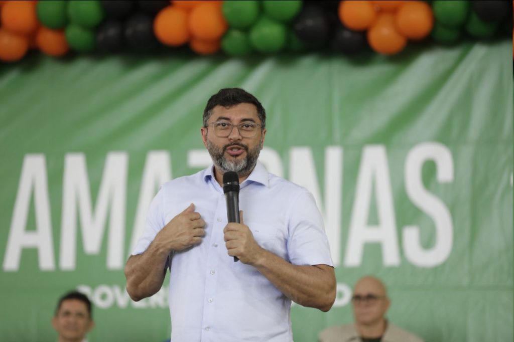 Governador Wilson Lima assina ordem de serviço para início das obras de recuperação do sistema viário de Rio Preto da Eva 7 Obras em Rio Preto da Eva Alex Pazuello 1024x682 1