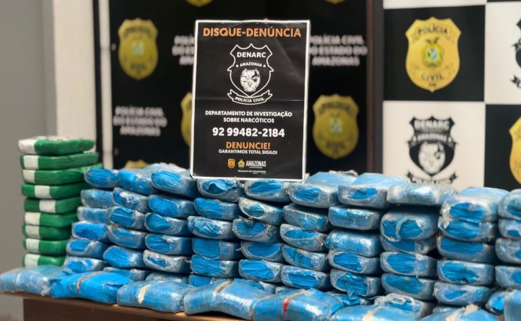 Polícia Civil apreende mais de 200 quilos de cocaína avaliados em R$ 6,3 milhões e prende dupla responsável pelo material 13 PC AM DROGAS APREENDIDAS FOTOS BEATRIZ SAMPAIO 5 1024x631 1