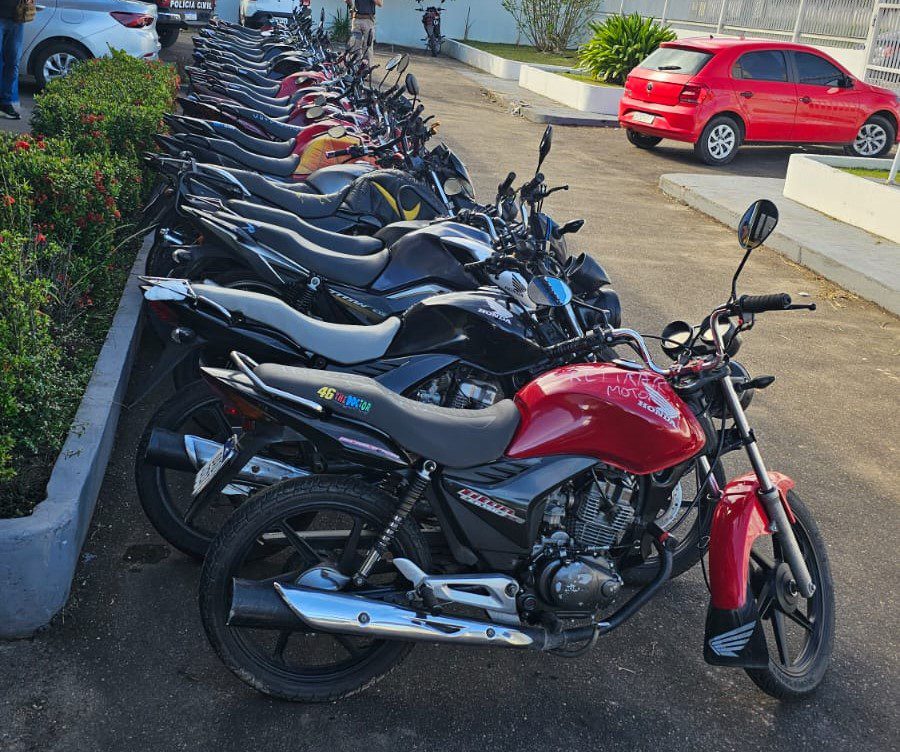 Em abril, Polícia Civil recuperou 54 veículos roubados/furtados durante ações na capital e no interior 3 PCAM MOTOCICLETAS APREENDIDAS FOTO DIVULGACAO