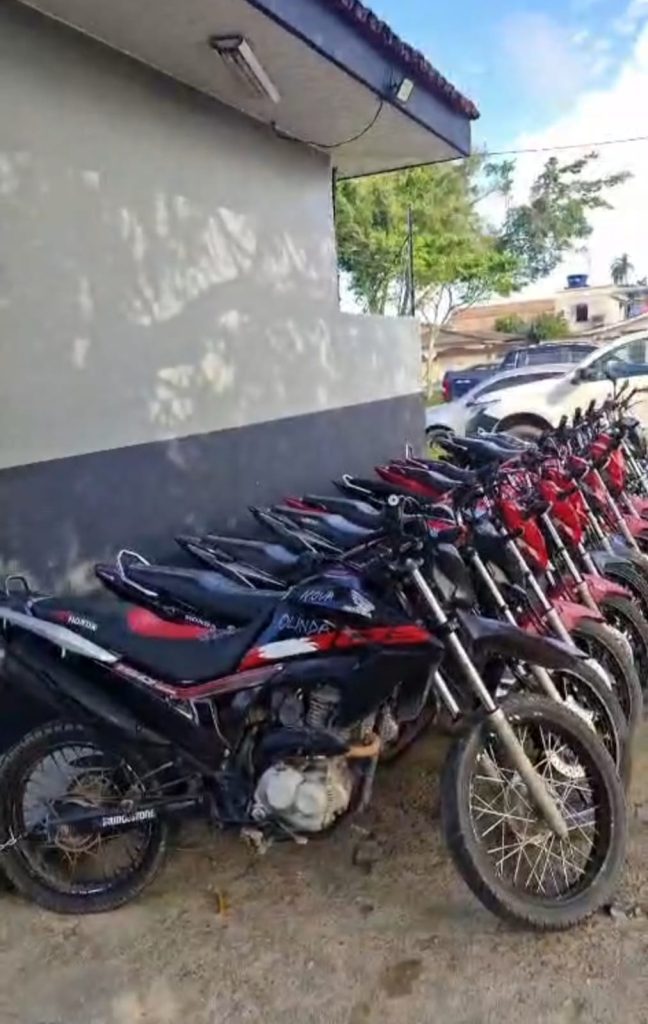 Em abril, Polícia Civil recuperou 54 veículos roubados/furtados durante ações na capital e no interior 5 PCAM VEICULOS APREENDIDOS FOTO DIVULGACAO 648x1024 1