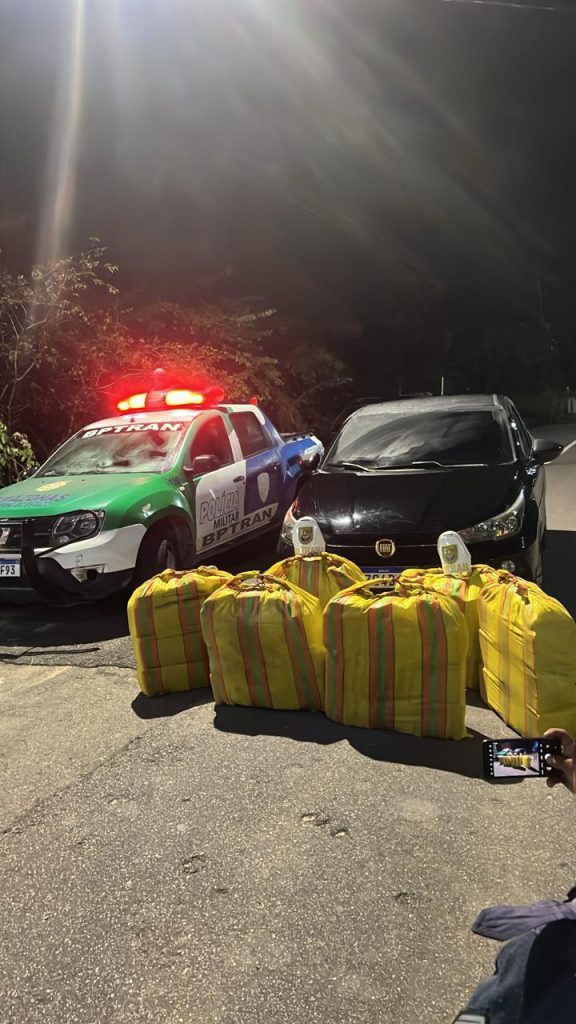 Durante abordagem, Polícia Militar do Amazonas apreende 240 quilos de droga em veículo 7 PMAM BPTRAN TRAFICO DE DROGAS 1 576x1024 1