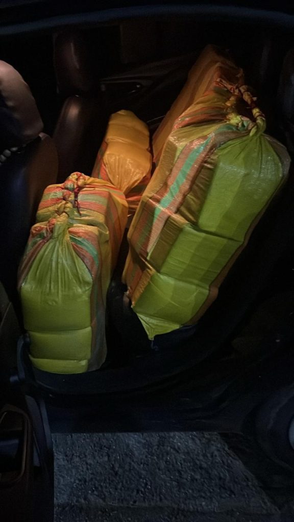 Durante abordagem, Polícia Militar do Amazonas apreende 240 quilos de droga em veículo 2 PMAM BPTRAN TRAFICO DE DROGAS 2 576x1024 1