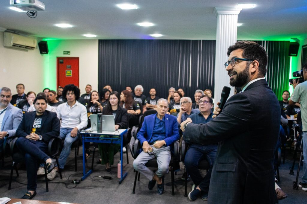 Ciama encerra Semana de Integridade e Compliance debatendo os desafios da Gestão Pública Ética e Transparente 3 Palstrante Paulo Lindoso PGE 1024x682 1