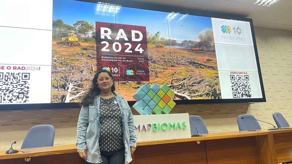 Relatório Anual de Desmatamento 2024 destaca efetividade das ações de fiscalização do Ipaam no Amazonas 3 Priscila Carvalho coordenadora do CMAAP durante evento em Brasilia Foto 4 15 05 2025 1024x576 1