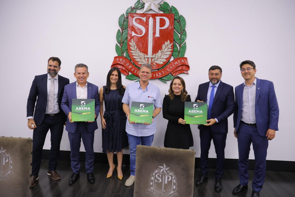 Governadores Wilson Lima, Tarcísio de Freitas e Mauro Mendes reúnem-se com membros da associação que representa secretarias estaduais de Meio Ambiente 2 Reuniao meio ambiente Foto Diego Peres Secom 2 1024x683 1
