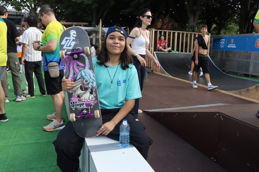 Governo do Amazonas consolida política de incentivo ao alto rendimento e conquistas internacionais 5 SEDEL Daniele Victoria Atleta de Skate Participou do Jogos de Paris 2024 Em Evento de Imersao FOTO Divulgacao Sedel 1024x682 1