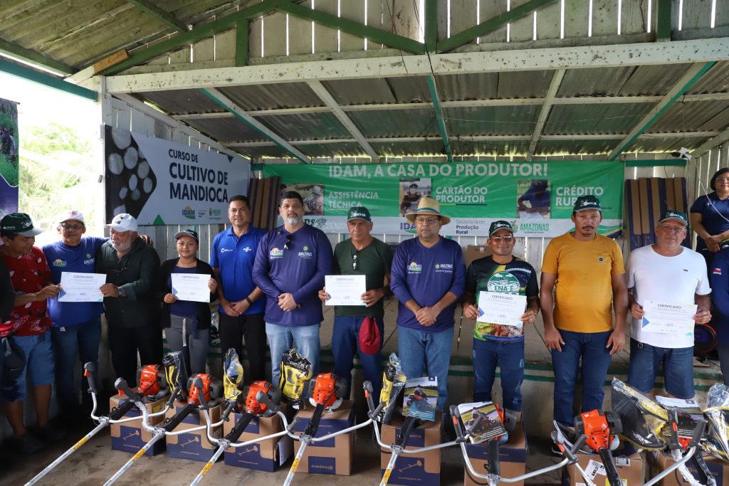 Governo do Amazonas libera mais de R$ 1 milhão em investimentos para fortalecer agricultura familiar em Manacapuru 2 SEPROR ACOES DE FORTALECIMENTO AO SETOR PRIMARIO DE MANACAPURU FOTO RUY NERY SEPROR 1 1024x683 1