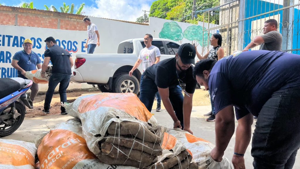 Em Manacapuru, Governo do Amazonas investe cerca de R$ 90 mil na compra de alimentos da agricultura familiar 5 SEPROR PAA EM MANACAPURU FOTO BRENDA NICOLE SEPROR 3 1024x576 1