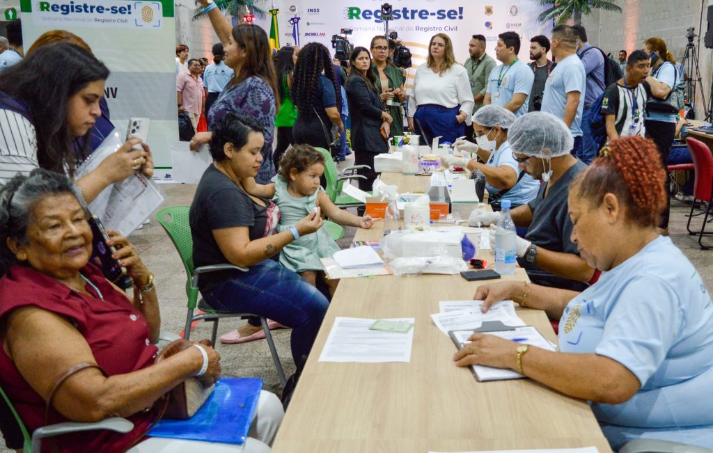 Carreta da Saúde inicia atendimentos à população durante a Semana Nacional do Registro Civil 9 SES Registre ja Foto Evandro Seixasjpe 2 1024x651 1